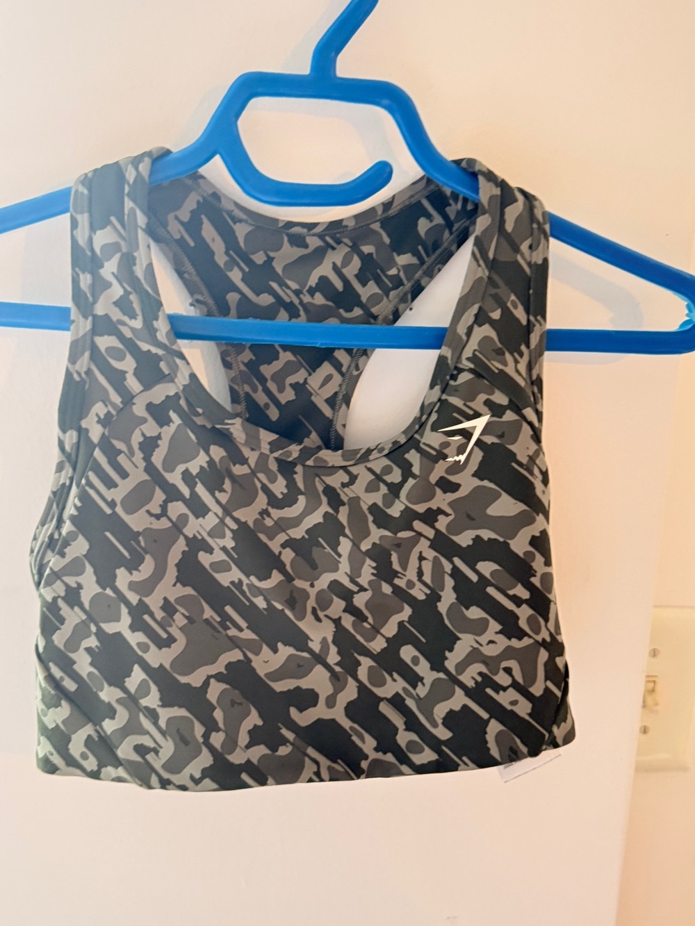 Gymshark Women's Camo Racerback Sports Bra - Olive Green & Black